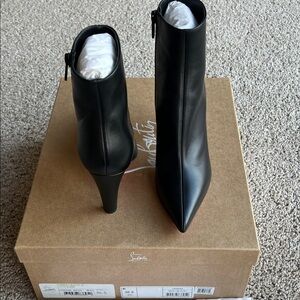 Christian Louboutin Vibella Booty 85 NIB